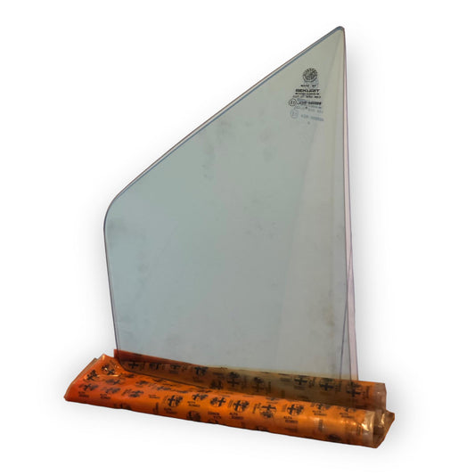 60503725 Rear door offside right glass quarterlight for Alfa Romeo 33