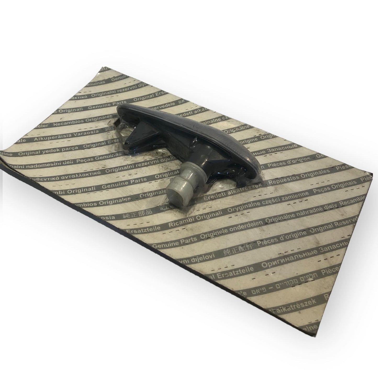 60597299 Front offside (right) clear indicator for Alfa Romeo 166