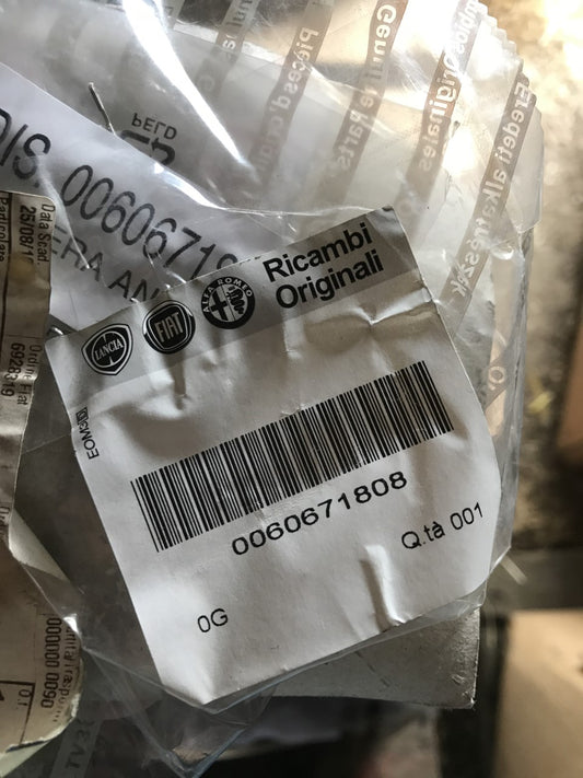 60671808 roof mounted aerial