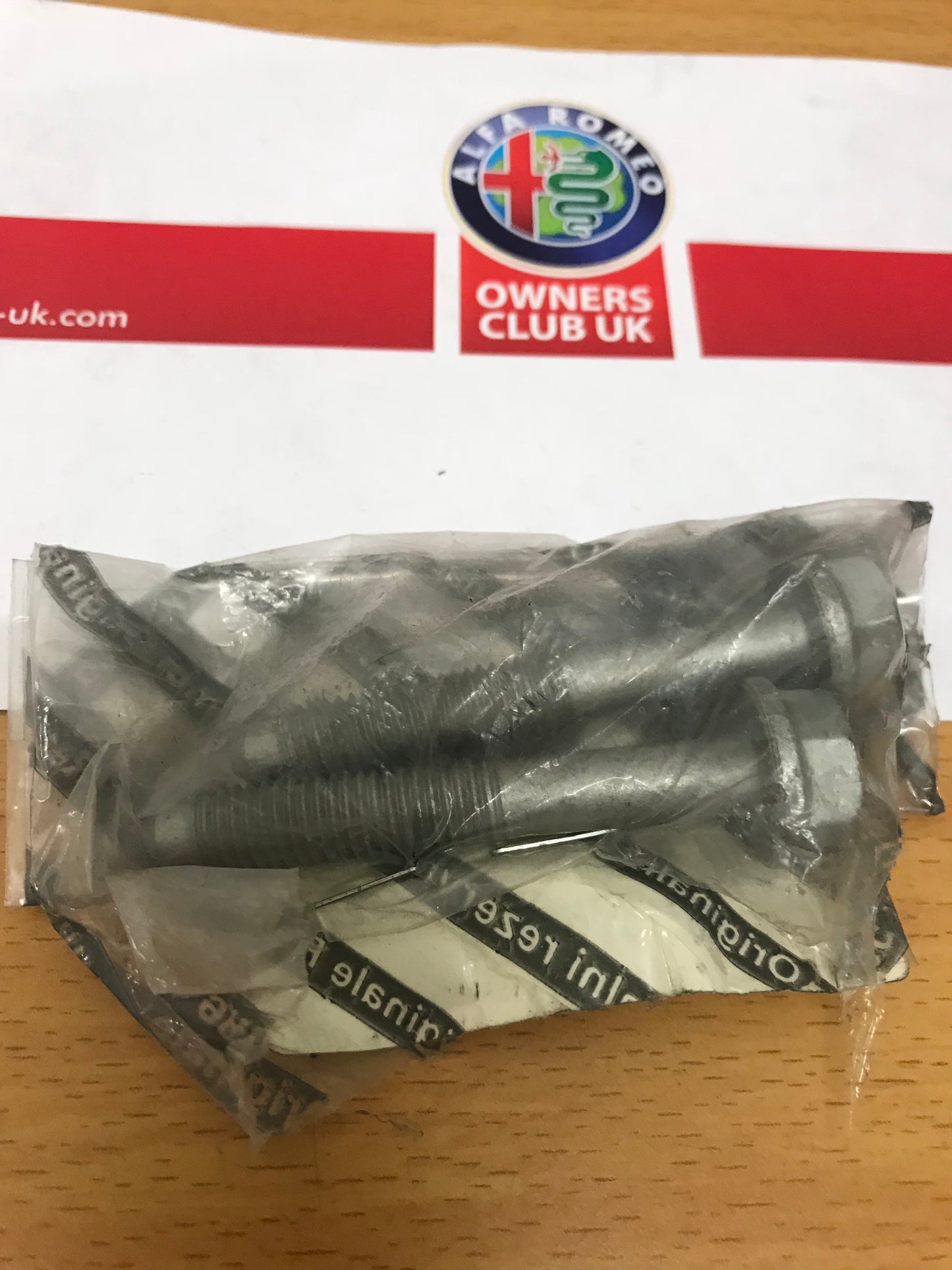 Gearbox/transmission screws pack of 2 - 18753224 - 145/6/7 155/6/9 MiTo Fiat GTV Giulietta GT Spider & Fiat - 18753224