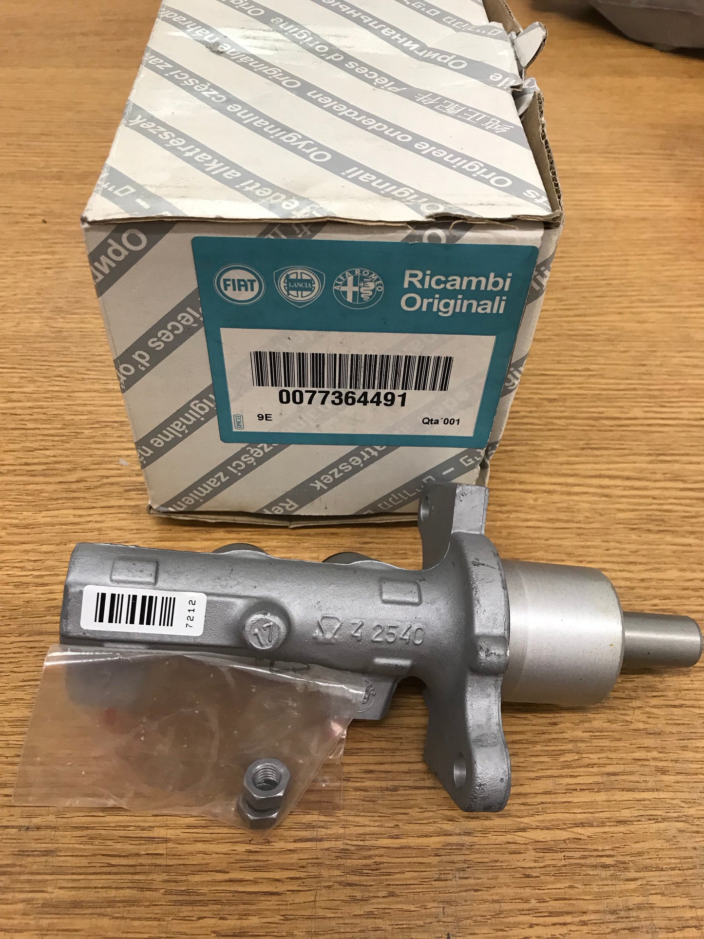 Brake master cylinder - 156 - 77364491