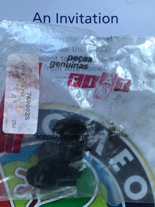 Clip - speedo drive - 7690025 - 145 146 147 155 156 159 164 4C MiTo Giulietta *price is for one*