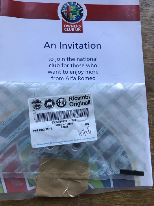 Bracket - front bumper - 1356354080 - pack of two - 4C