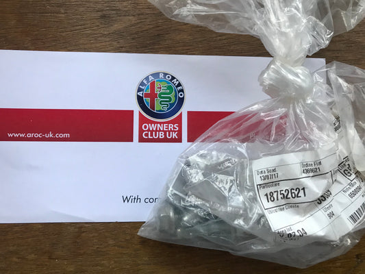 Screw - transmission case - pack of 4 - 18752621 - 145 146 147 155 GTV Spider